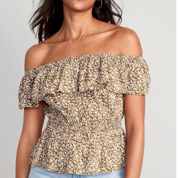 Old Navy Off the shoulder waist defining smocked blouse - Picture 1 of 3